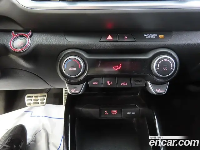 Kia Stonic 2017 1.4 АКПП, миниатюра 12