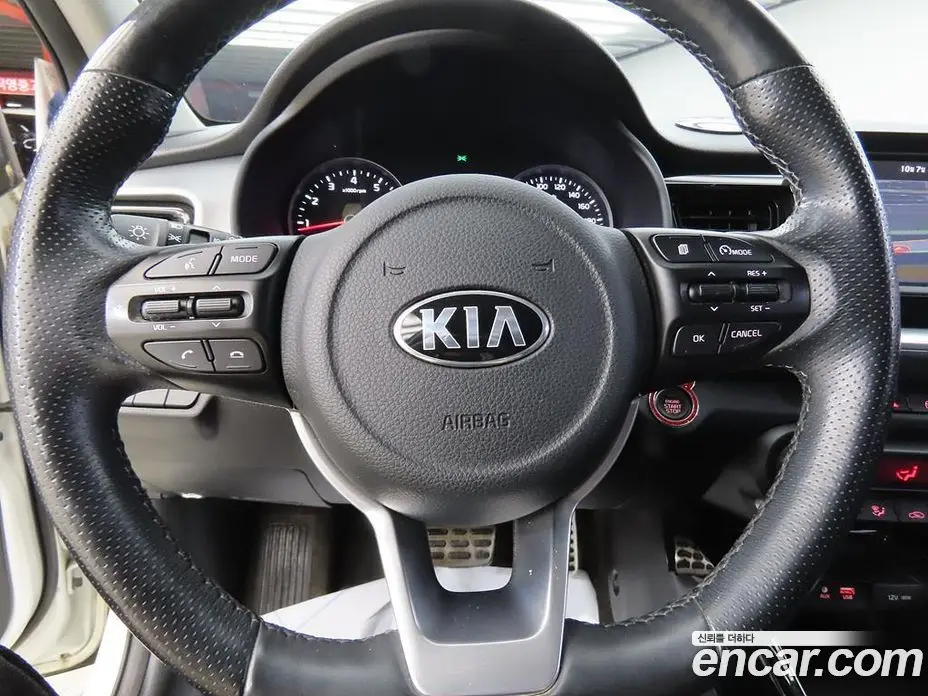 Kia Stonic 2017 1.4 АКПП, фото 9