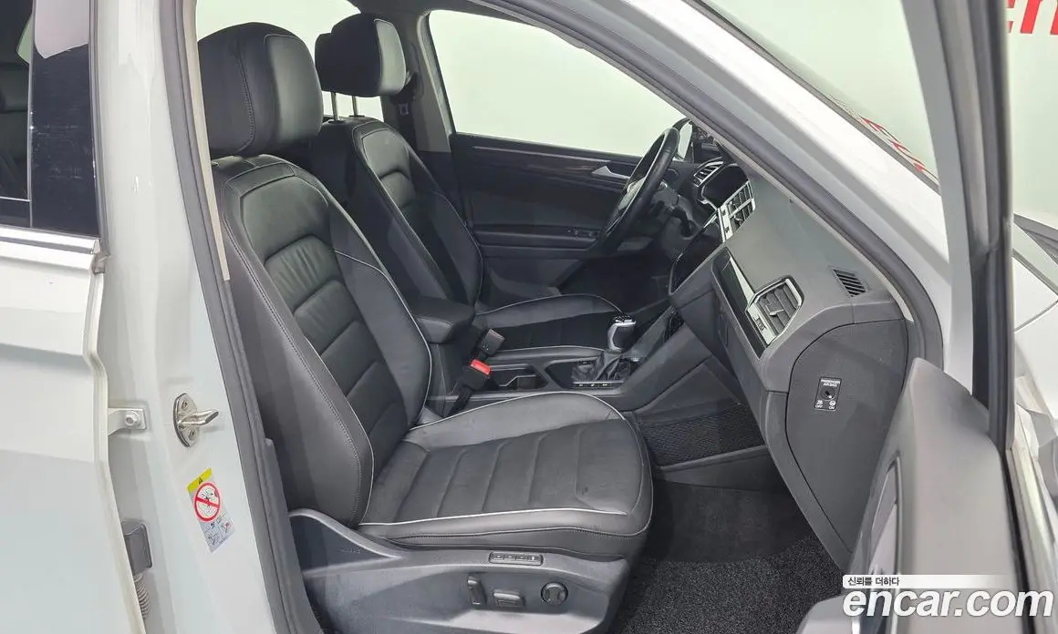 Volkswagen Tiguan 2023 2.0 АКПП, фото 11