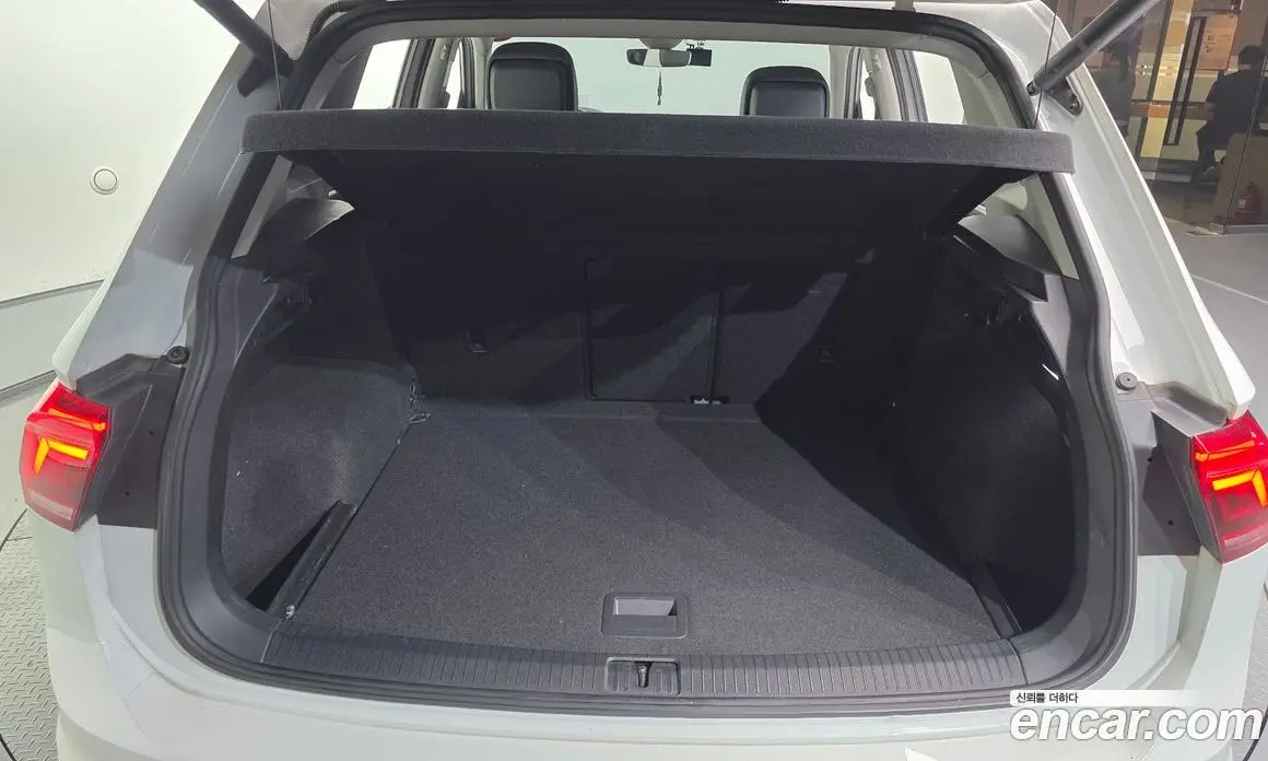 Volkswagen Tiguan 2023 2.0 АКПП, фото 20