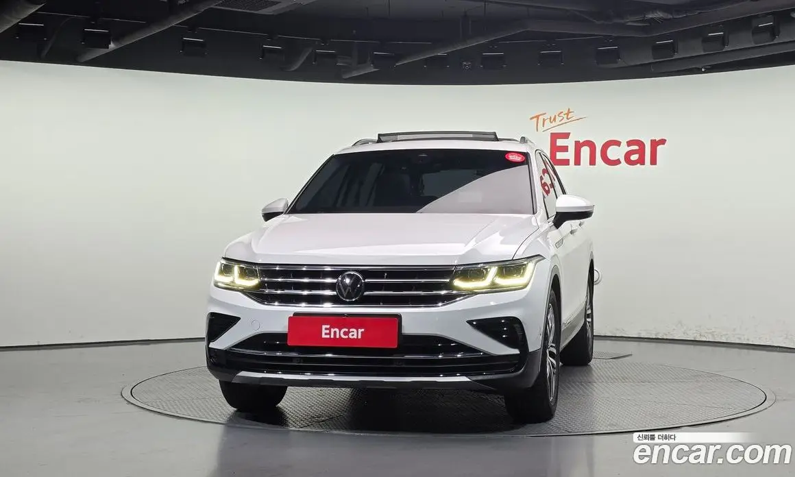 Volkswagen Tiguan 2023 2.0 АКПП, фото 3