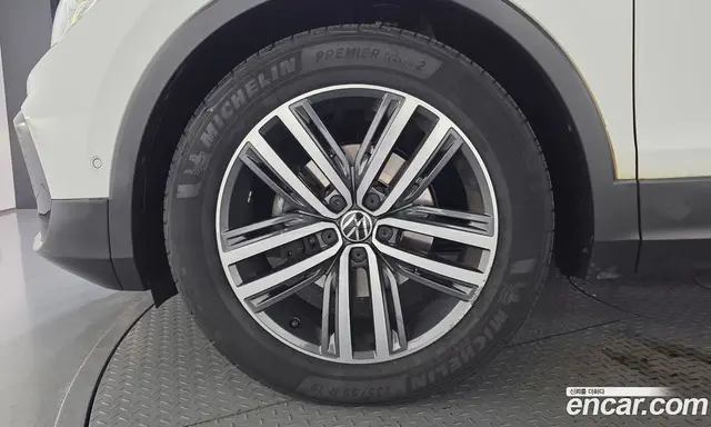 Volkswagen Tiguan 2023 2.0 АКПП, миниатюра 5