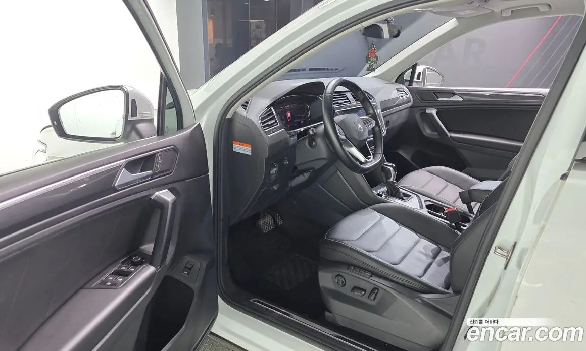 Volkswagen Tiguan 2023 2.0 АКПП, фото 10