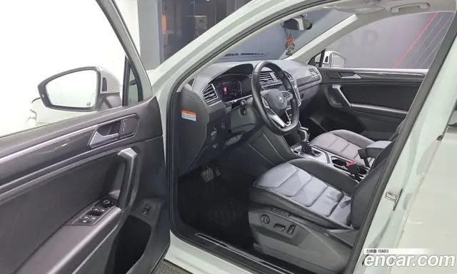 Volkswagen Tiguan 2023 2.0 АКПП, миниатюра 10