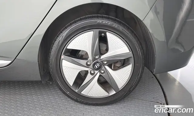 Hyundai Ioniq 2020 1.6 АКПП, миниатюра 7