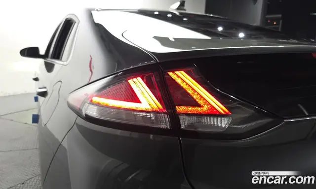 Hyundai Ioniq 2020 1.6 АКПП, миниатюра 9