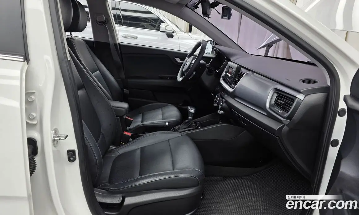 Kia Stonic 2018 1.4 АКПП, фото 11