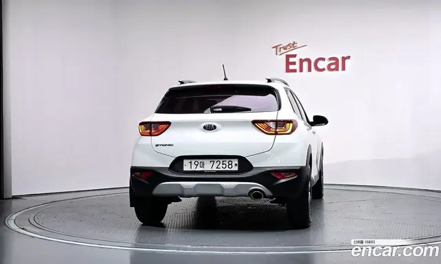 Kia Stonic 2018 1.4 АКПП, миниатюра 4