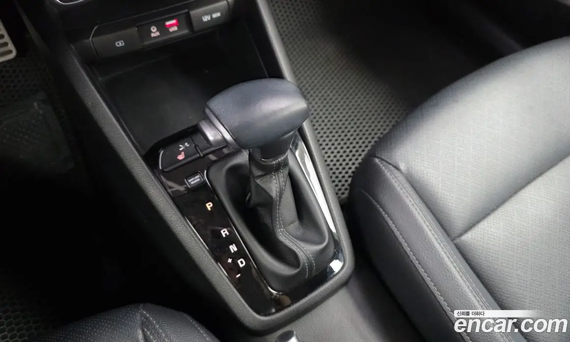Kia Stonic 2018 1.4 АКПП, фото 9