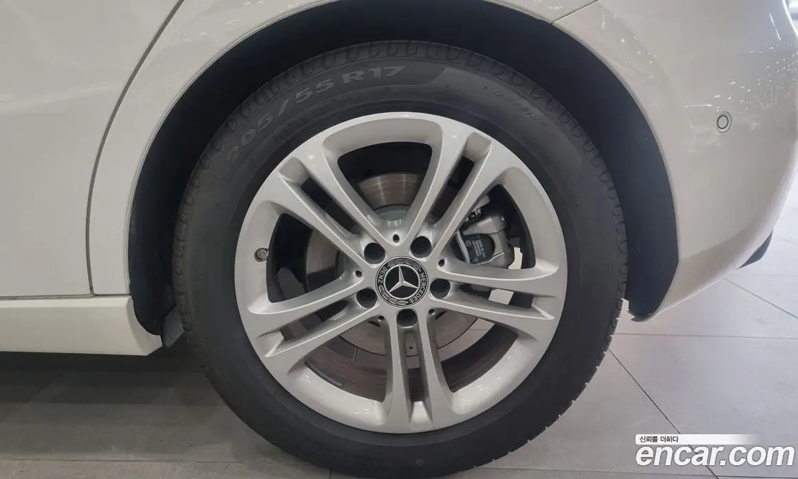 Mercedes-Benz A-Class 2026 2.0 АКПП, фото 5