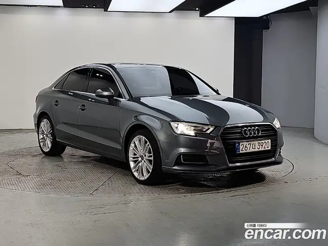 Audi A3 2018 2.0 АКПП, миниатюра 2