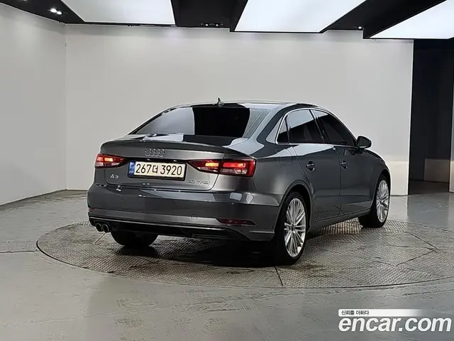 Audi A3 2018 2.0 АКПП, миниатюра 4