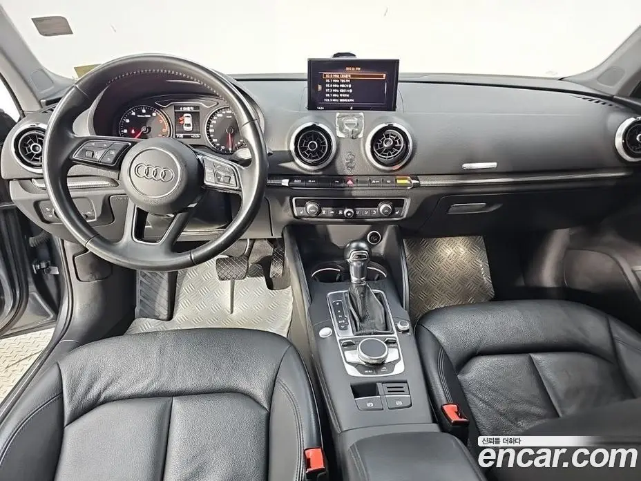 Audi A3 2018 2.0 АКПП, фото 5