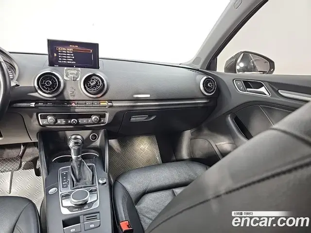 Audi A3 2018 2.0 АКПП, миниатюра 10