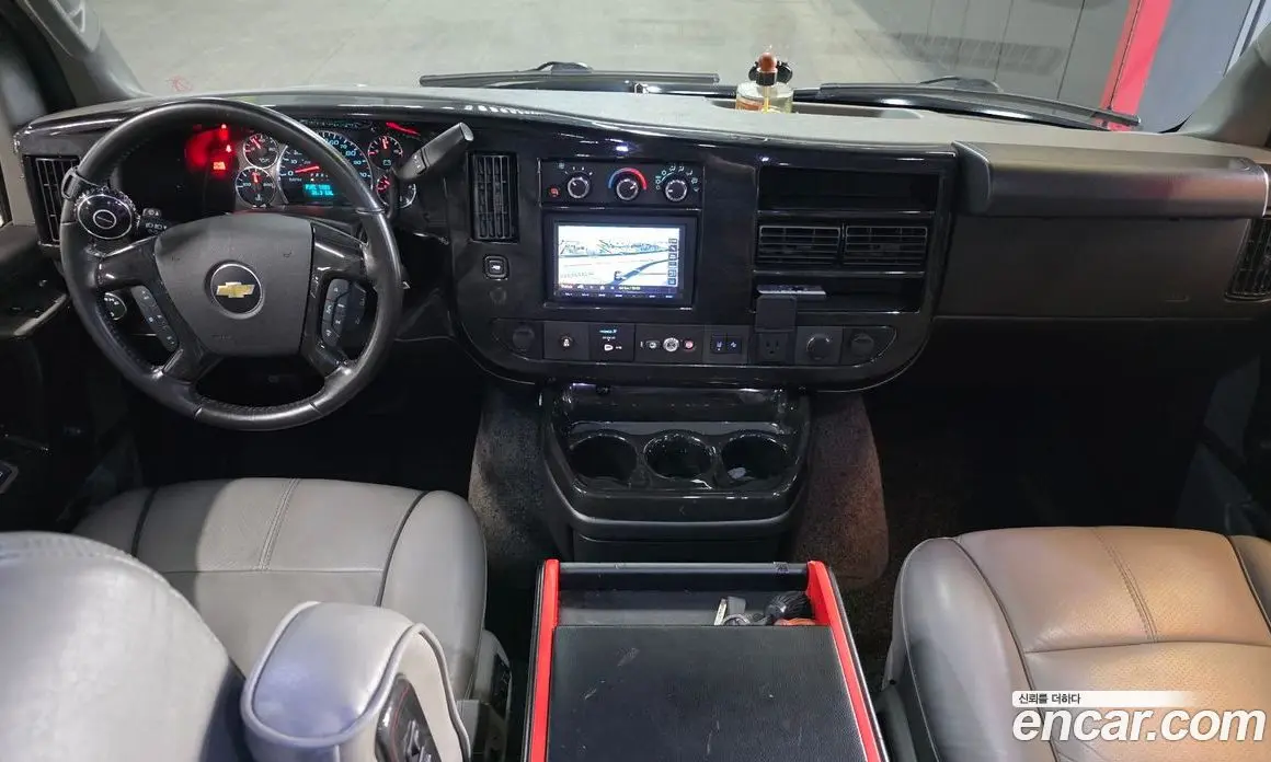 Chevrolet Express Van 2019 6.0 АКПП, фото 7