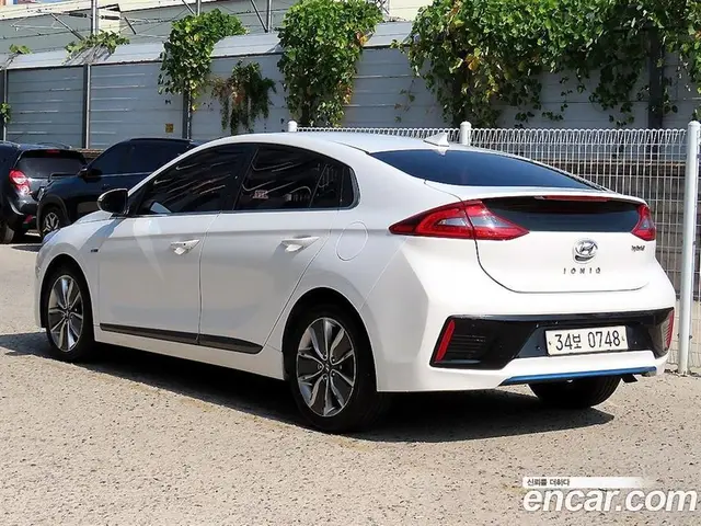Hyundai Ioniq 2016 1.6 АКПП, миниатюра 3 Hyundai Ioniq 2016 1.6 АКПП, миниатюра 3