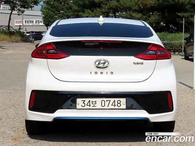 Hyundai Ioniq 2016 1.6 АКПП, миниатюра 4 Hyundai Ioniq 2016 1.6 АКПП, миниатюра 4