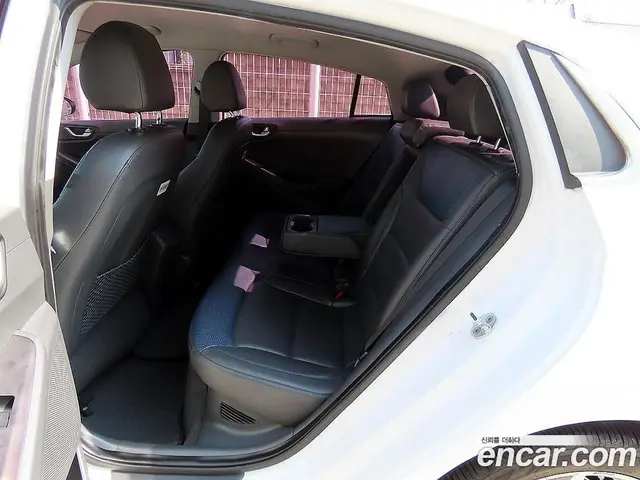 Hyundai Ioniq 2016 1.6 АКПП, миниатюра 6 Hyundai Ioniq 2016 1.6 АКПП, миниатюра 6