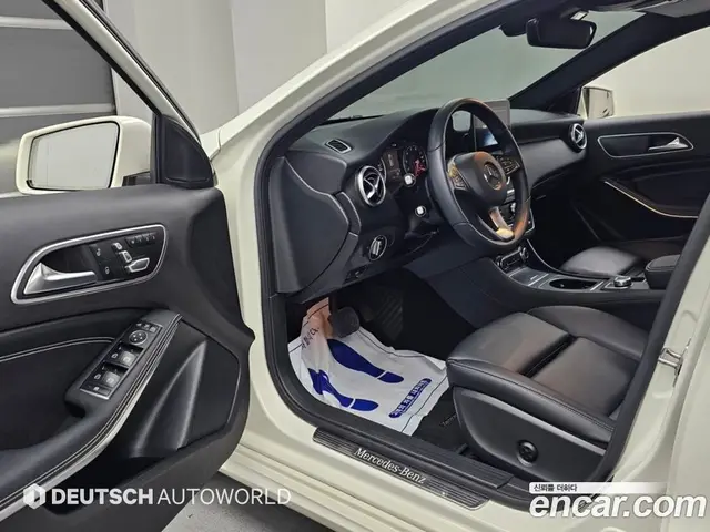 Mercedes-Benz A-Class 2018 1.6 АКПП, миниатюра 11