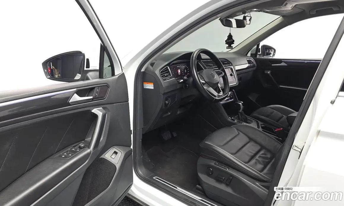 Volkswagen Tiguan 2022 2.0 АКПП, фото 12
