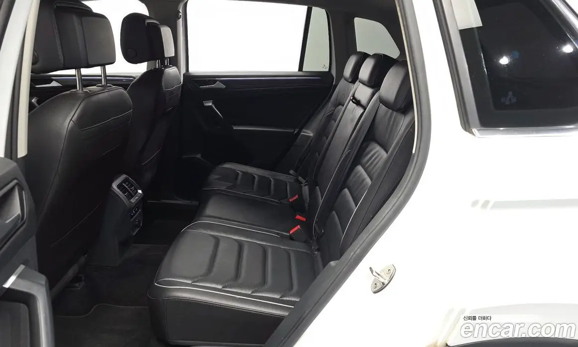 Volkswagen Tiguan 2022 2.0 АКПП, фото 15