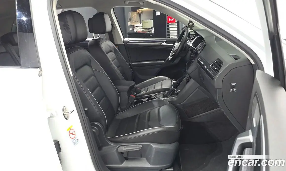 Volkswagen Tiguan 2022 2.0 АКПП, фото 16