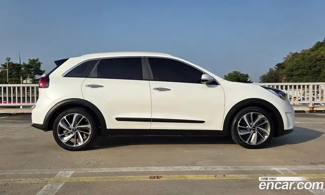 Kia Niro 2017 1.6 АКПП, миниатюра 5 Kia Niro 2017 1.6 АКПП, миниатюра 5