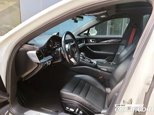 Porsche Panamera 2018 3.0 АКПП, миниатюра 4