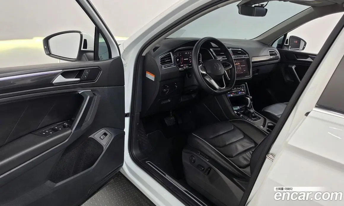 Volkswagen Tiguan 2021 2.0 АКПП, фото 13