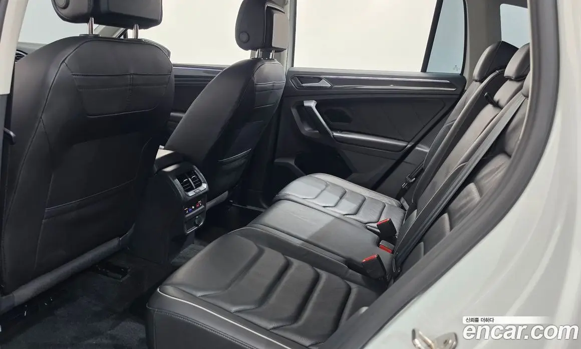 Volkswagen Tiguan 2021 2.0 АКПП, фото 17