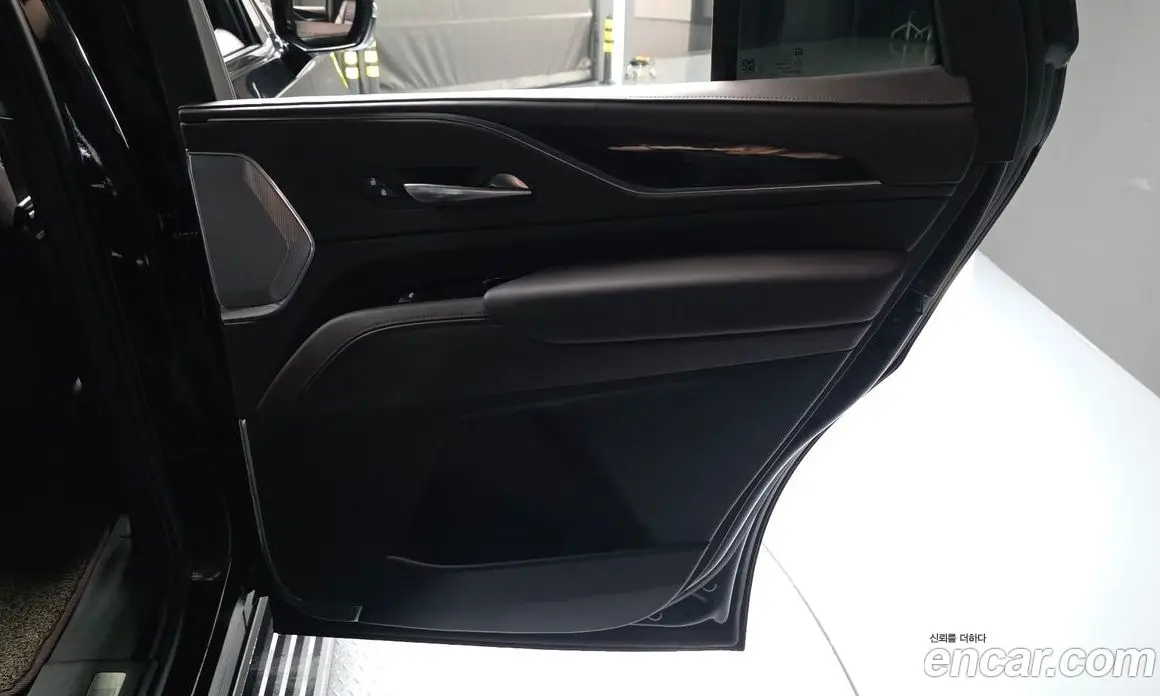 Cadillac Escalade 2023 6.2 АКПП, фото 15