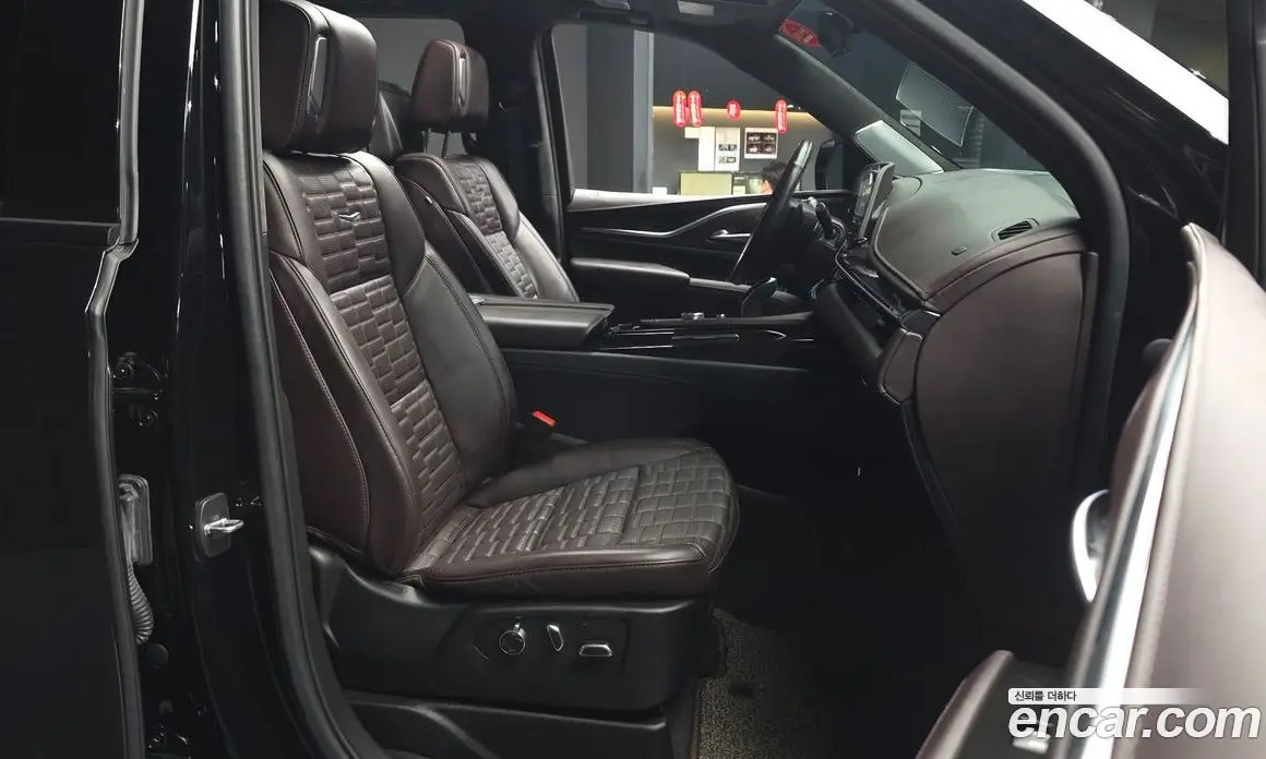Cadillac Escalade 2023 6.2 АКПП, фото 17