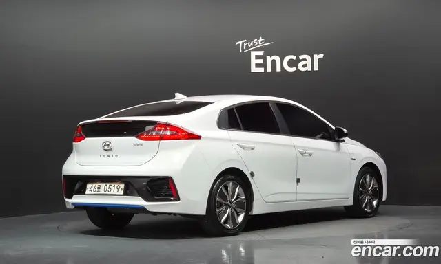 Hyundai Ioniq 2016 1.6 АКПП, миниатюра 2