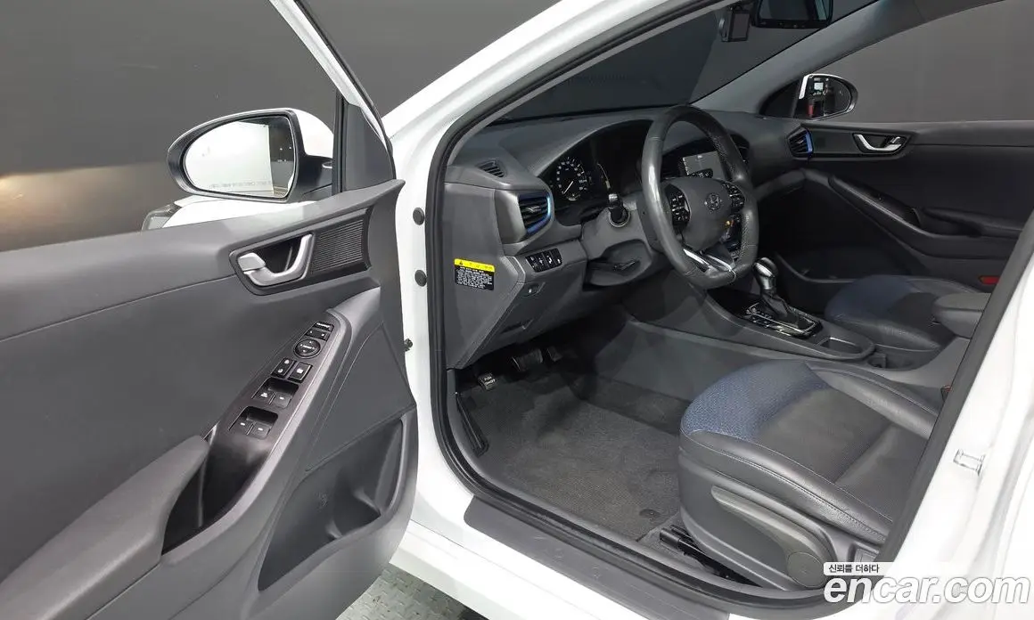 Hyundai Ioniq 2016 1.6 АКПП, фото 13