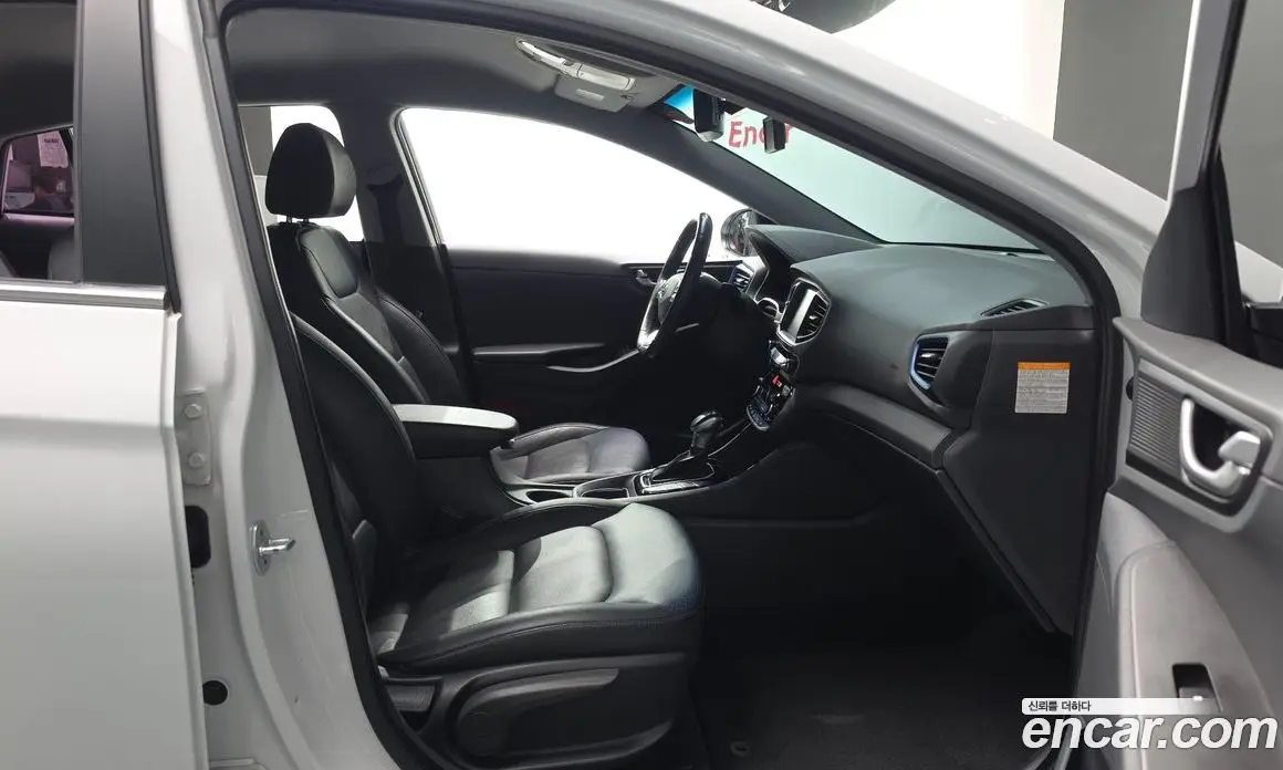 Hyundai Ioniq 2016 1.6 АКПП, фото 17