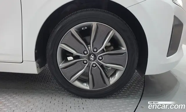 Hyundai Ioniq 2016 1.6 АКПП, миниатюра 7