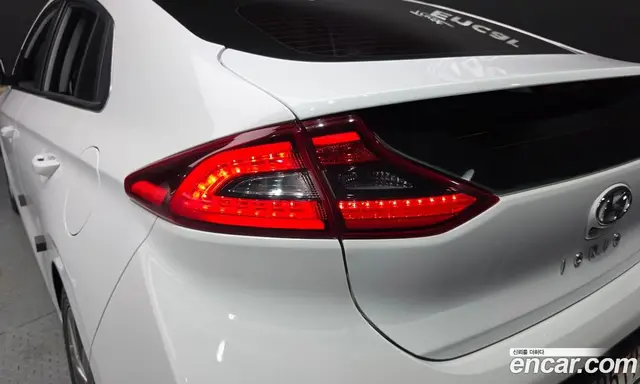 Hyundai Ioniq 2016 1.6 АКПП, миниатюра 9