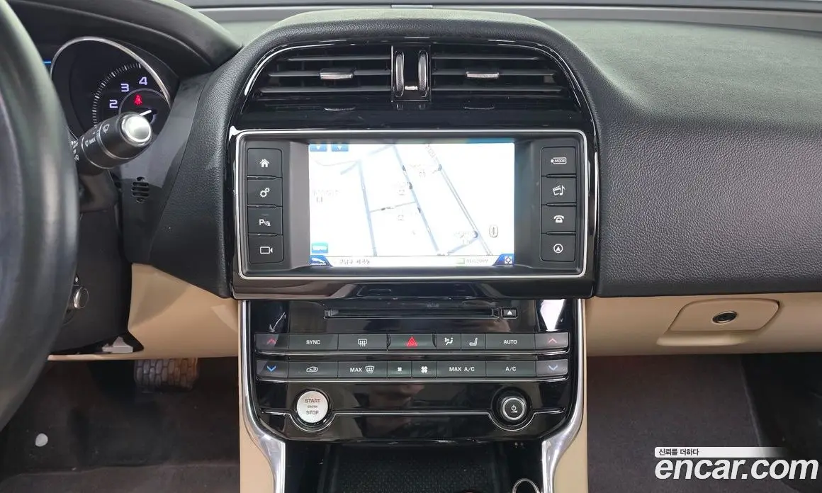 Jaguar XE 2016 2.0 АКПП, фото 14