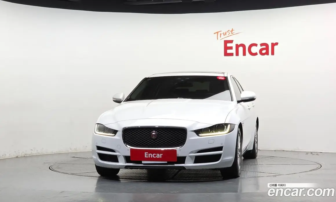 Jaguar XE 2016 2.0 АКПП, фото 3