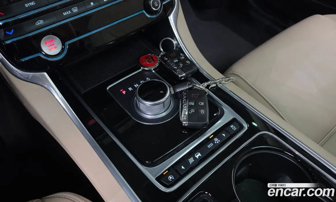 Jaguar XE 2016 2.0 АКПП, фото 9