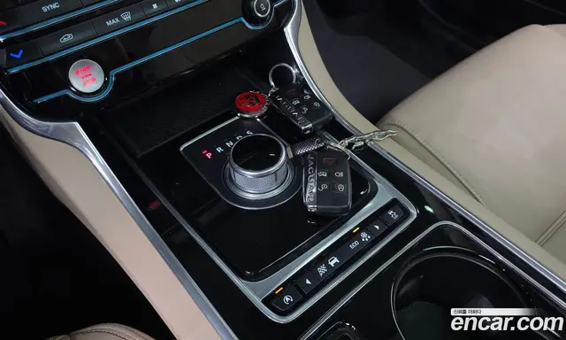 Jaguar XE 2016 2.0 АКПП, миниатюра 9