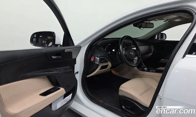 Jaguar XE 2016 2.0 АКПП, миниатюра 10