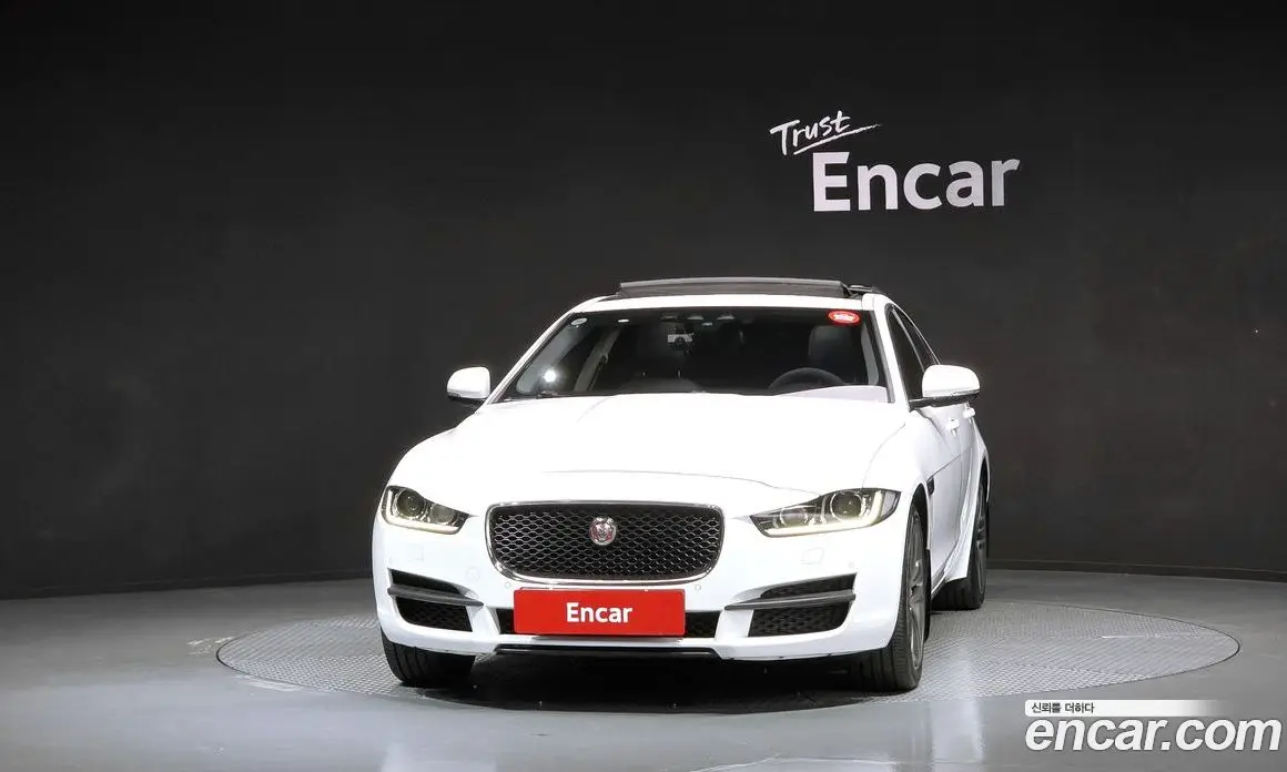 Jaguar XE 2017 2.0 АКПП, фото 3 Jaguar XE 2017 2.0 АКПП, фото 3