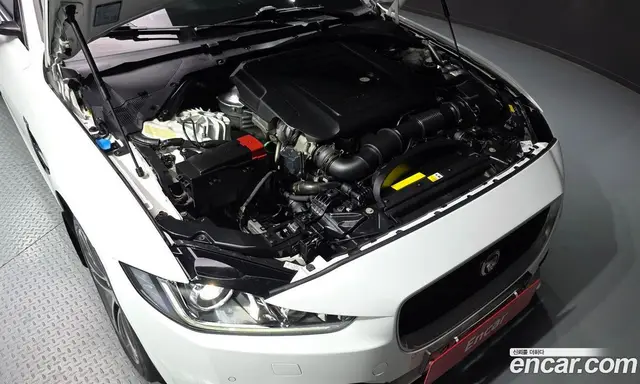 Jaguar XE 2017 2.0 АКПП, миниатюра 6 Jaguar XE 2017 2.0 АКПП, миниатюра 6