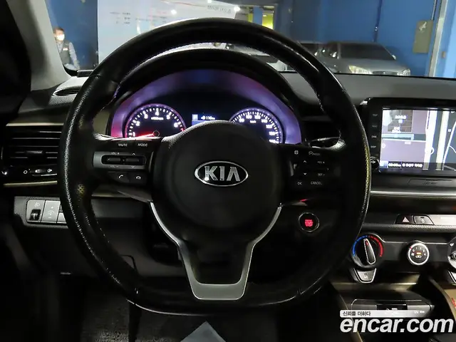 Kia Stonic 2019 1.4 АКПП, миниатюра 10