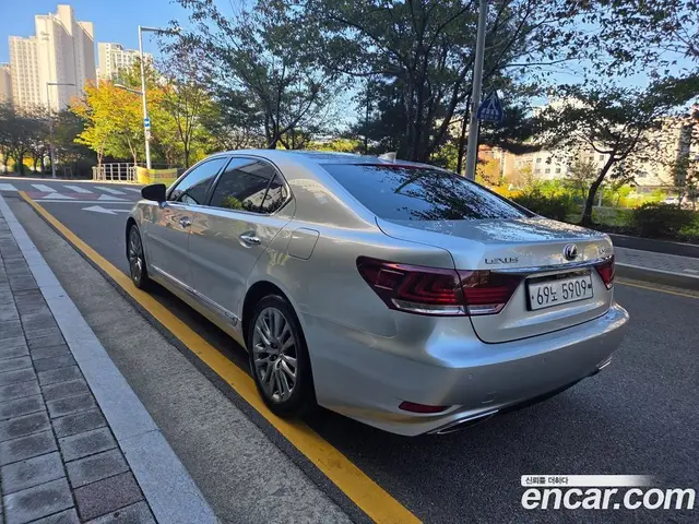 Lexus LS 2013 5.0 АКПП, миниатюра 2