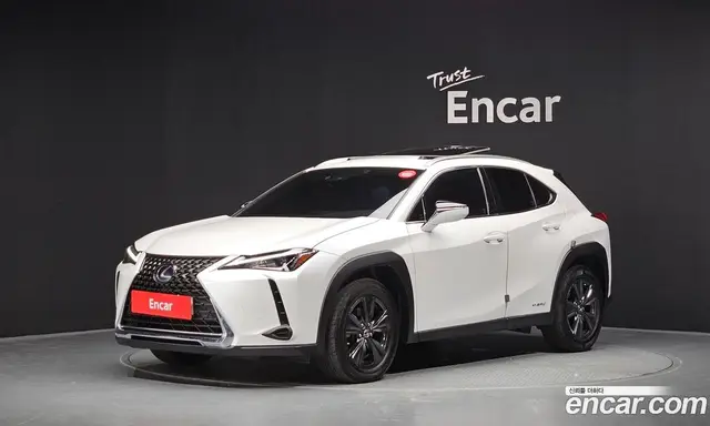 Lexus UX, 2019, 40 411 км Lexus UX, 2019, 40 411 км