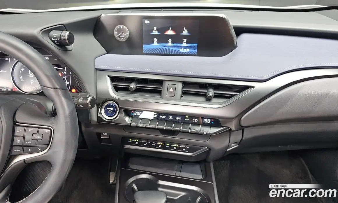 Lexus UX 2019 2.0 АКПП, фото 20 Lexus UX 2019 2.0 АКПП, фото 20