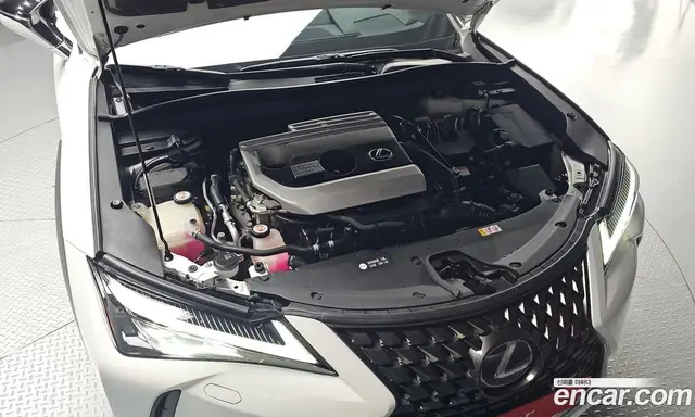 Lexus UX 2019 2.0 АКПП, миниатюра 6 Lexus UX 2019 2.0 АКПП, миниатюра 6