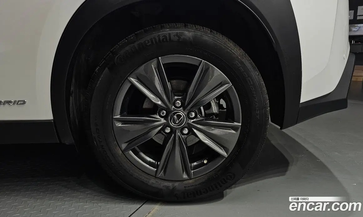 Lexus UX 2019 2.0 АКПП, фото 7 Lexus UX 2019 2.0 АКПП, фото 7